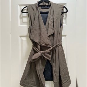 Zara Basic Sleeveless Lapel Blazer